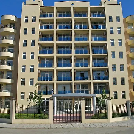 Aya's Beach Apartment *